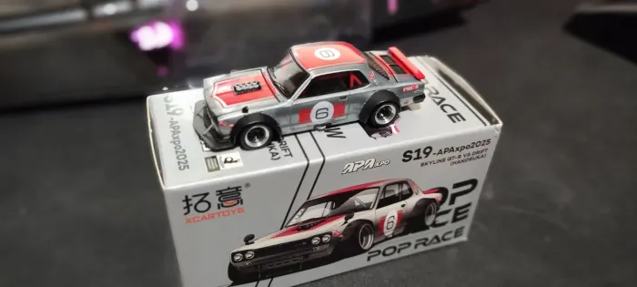 Pop Race Skyline GT-R V8 Drift Hakosuka 1/64