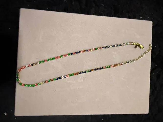 Colar choker com banho de ouro