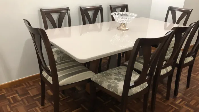Mesa sala de jantar com 8 cadeiras