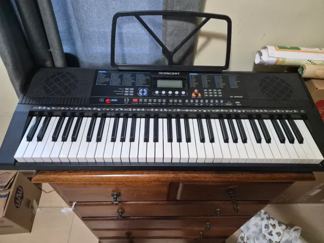 Teclado Concert C300