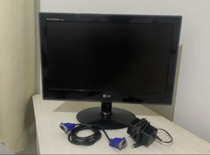 Monitor LG Flatron E1940 18,5. LED + Fonte + Cabo VGA