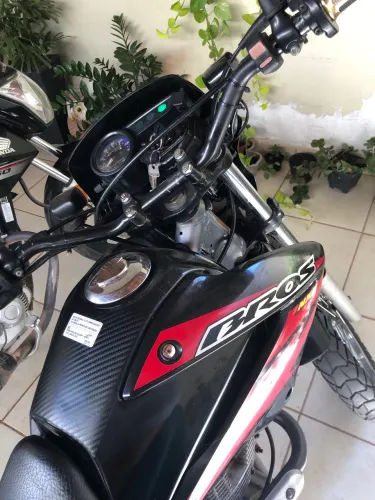 Moto perfeita,muito conservada 