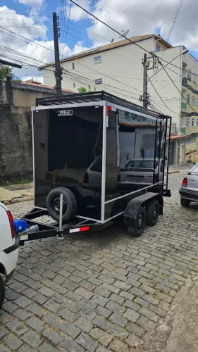 Alugo Carreta Baú Fechada com Freio Próprio em Florianópolis - Moto, Mudança e Cargas