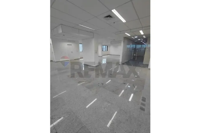 CRYSTAL PLAZA CENTRO EMPRESARIAL, SALA 200M², 5 VAGAS DE GARAGEM