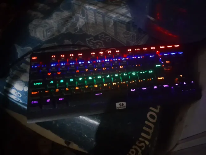 TECLADO ORIGINAL RED-DRAGON MECÂNICO
