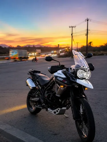 Vende-se Triumph Tiger 800