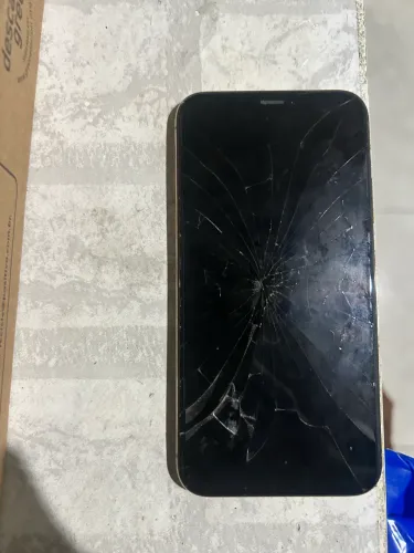 Celular para a retirada de peças 