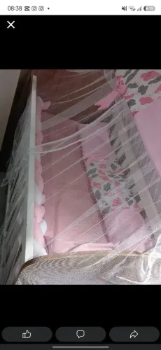 berço grande com rodinhas todo bom pra sair logo