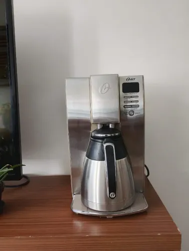 Cafeteria Oster 30 xícaras programável 220 - inox
