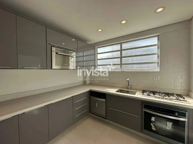 Apartamento todo reformado na Ponta da Praia em Santos!