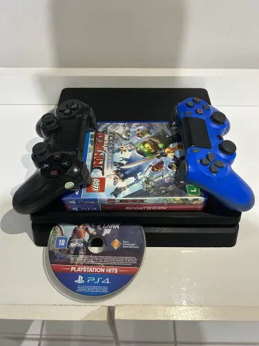 Ps4 slim + 2 controles