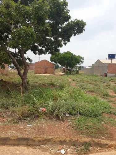 Vendemos um lote