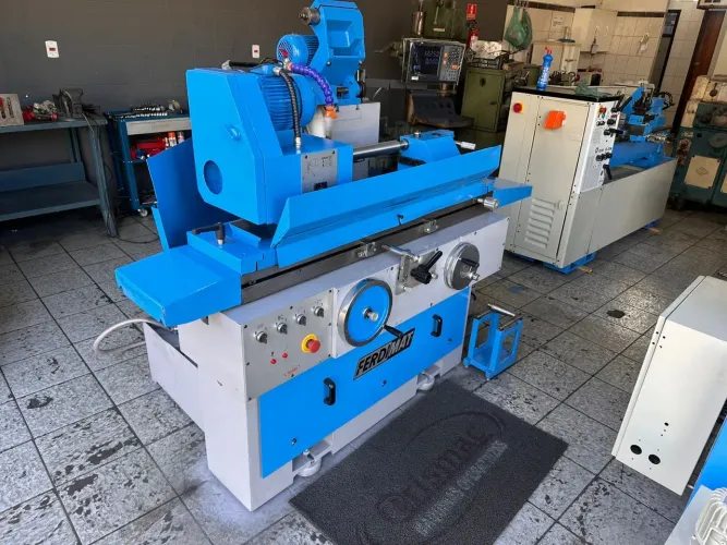 RETIFICA CILINDRICA UNIVERSAL U61 250 x 600mm