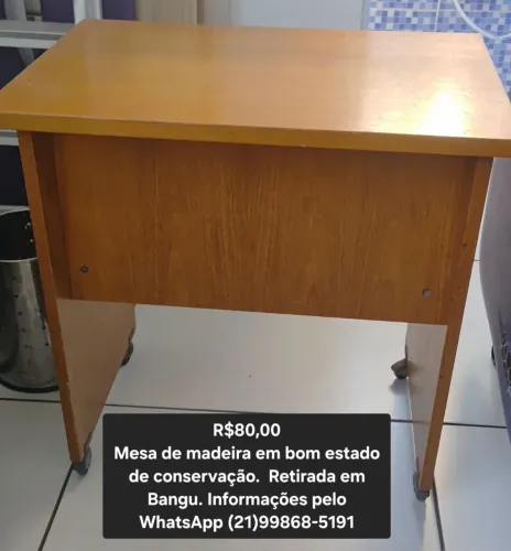 Mesa de escritório pequena