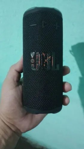 Vendo uma JBL grip com 4 meses de uso em perfeito estado 