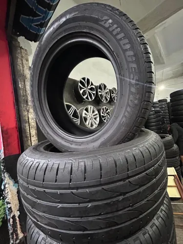 Pneus 235/55/17 Bridgestone por 1200$ os 4 instalados Azera e Tiguan