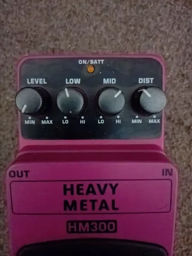 Pedal Behringer HM300 novo