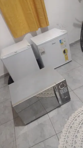 Só venda (2 frigobar 650 KD)( 1 microondas 250) Retirar no local
