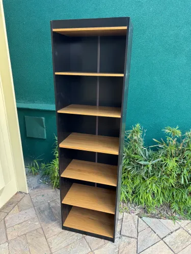 Livreiro Novo - Entrego grátis