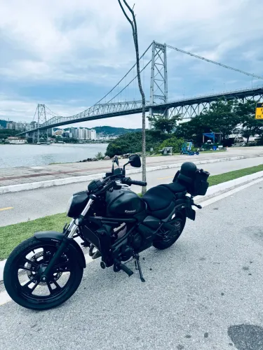 Vulcan 600 linda preto fosco