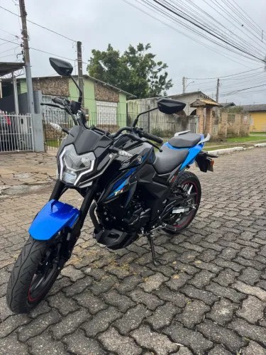 Moto para venda em ótima estado de conservação