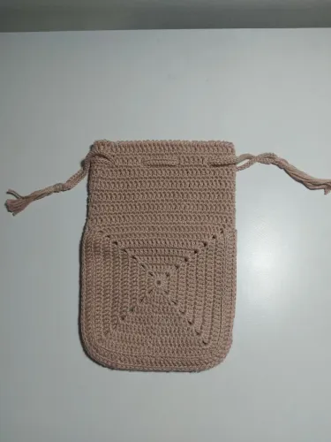 Saquinho de crochê artesanal