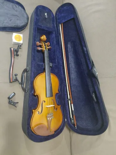 Violino Di Pietro 4/4 SVG104 - Estado de novo