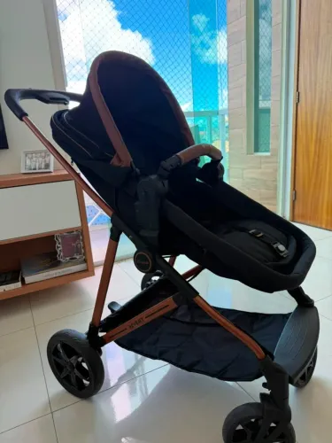 Carrinho Revert Burigotto com Bebê Confort