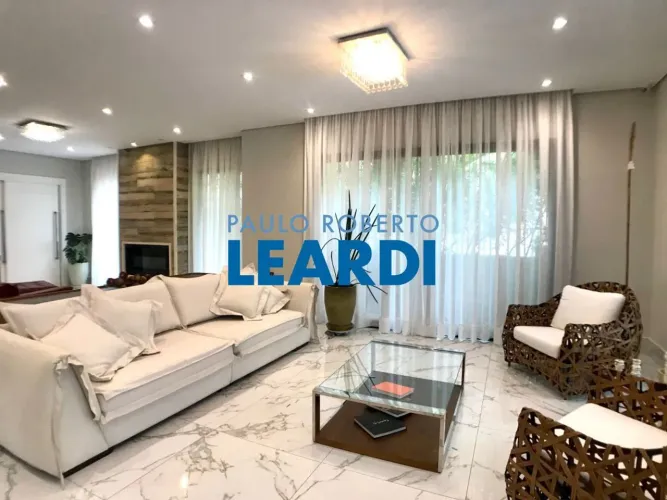 CASA EM CONDOMÍNIO - TAMBORÉ - SP