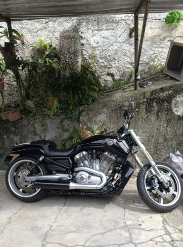 HARLEY DAVIDSON V-ROD 2015 linda