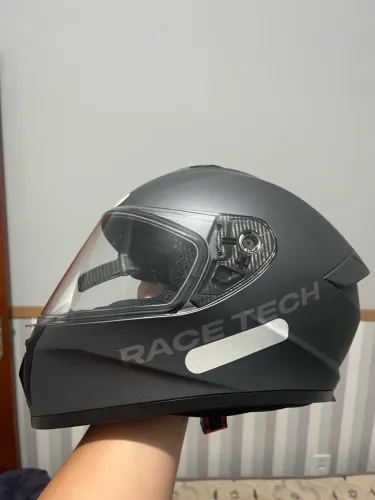 Capacete novo utilizado apenas na auto escola