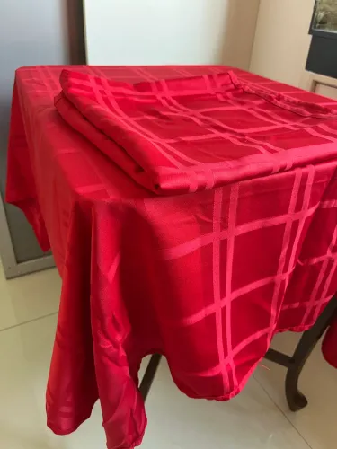 02 toalhas de mesa vermelha 130x130 cm natal poliéster 