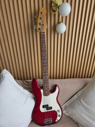 Contrabaixo Fender Precision USA