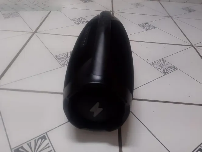 Vendo caixa de som boombox aiwa nova valor 1400 ....qual quer coisa pv
