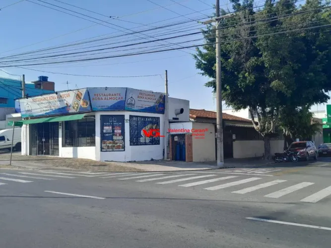 Esquina Comercial e Casa em Avenida Movimentada de Indaiatuba