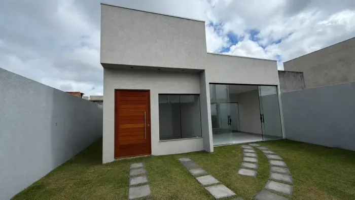 Casa à Venda no Parque das Flores