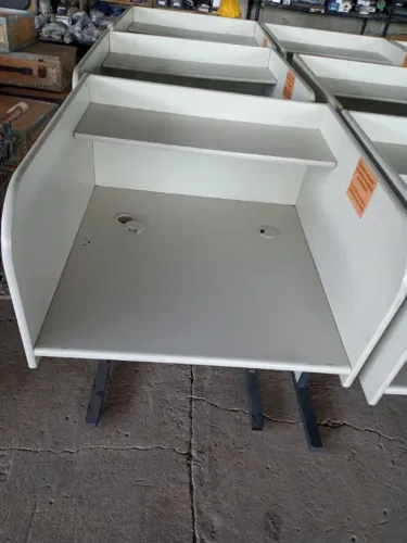 MESA PARA ESCRITÓRIO/ ESTUDO