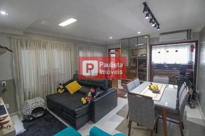 Sobrado com piscina para locação, 225m área útil, 3 suítes, 2 vagas Santo Amaro, São Paulo
