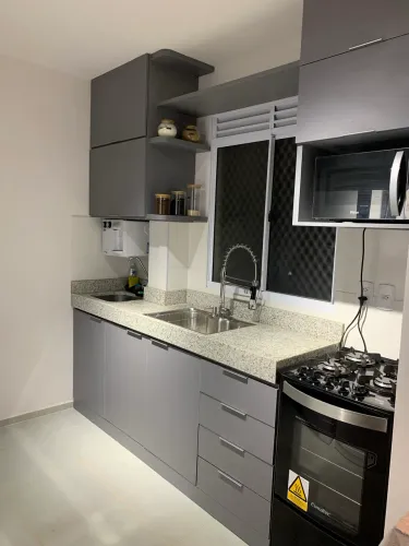 Apto  Mobiliado 2/4 - 2 vagas de garagem / Elevador 
