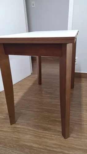 Mesa Extensível Tok&Stok Peti - Madeira e Branca