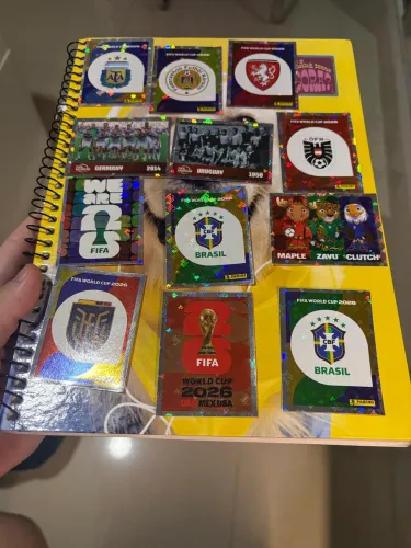 Figurinhas brilhantes album panini