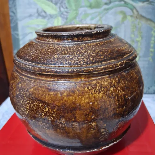Vaso barro  marron,  perfeito. 14 cm altura e 6 cm diâmetro 