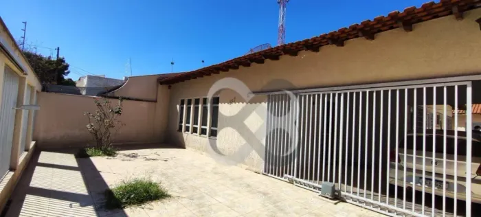 Casa com 3 dormitórios à venda, 200 m² por R$ 1.050.000,00 - Bela Vista - Londrina/PR