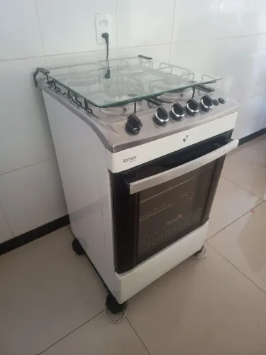 Fogao Itália melhor da marca automático luz no forno funcionando tudo, dependendo ENTREGO