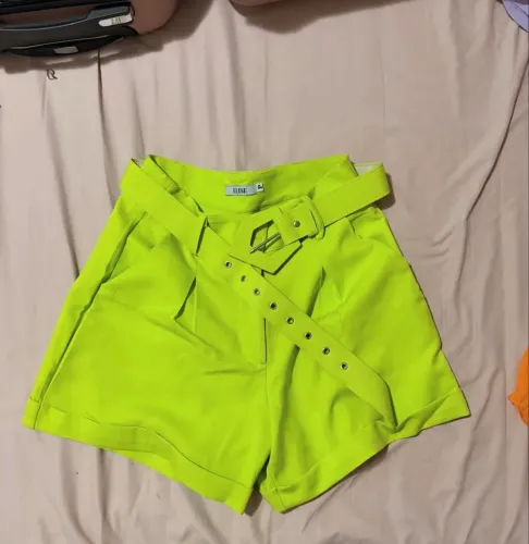 Short Verde Lima Elise - veste P/M - NOVO
