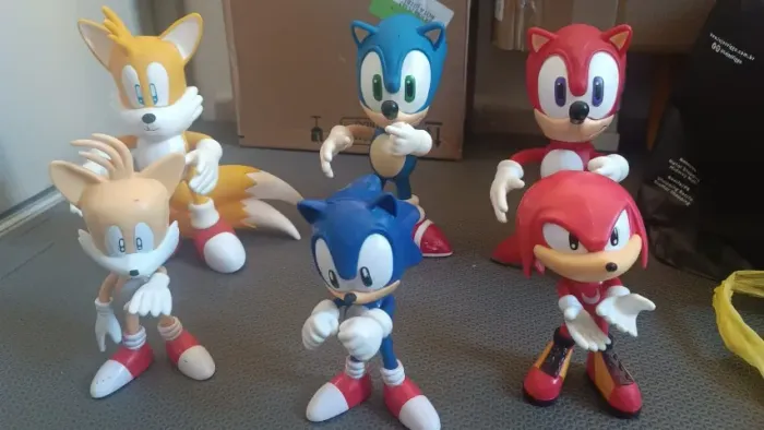 6 Bonecos da Serie Sonic de 14cm e 22cm Sonic, Tails e Knuckles USADOS
