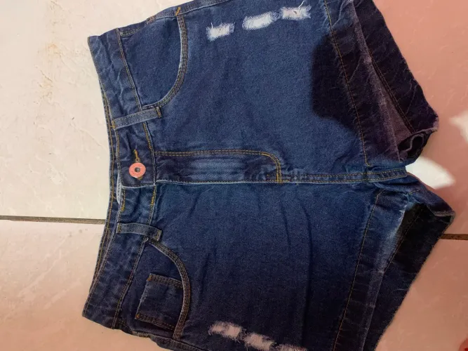 Short jeans azul escuro