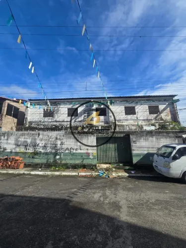 Prédio comercial com 850 m² no Centro de Simões Filho