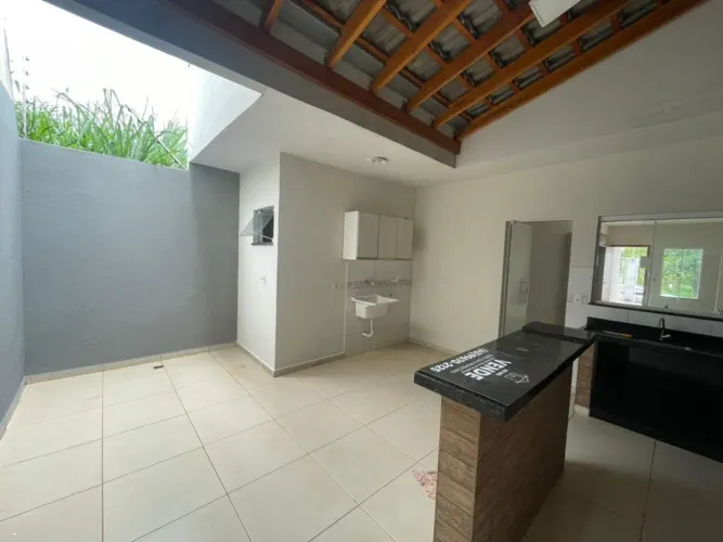 Oportunidade em Arapongas - PR - Casa térrea com 100 m2 e 2 suítes