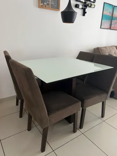 Mesa quadrada tampão vidro brando 